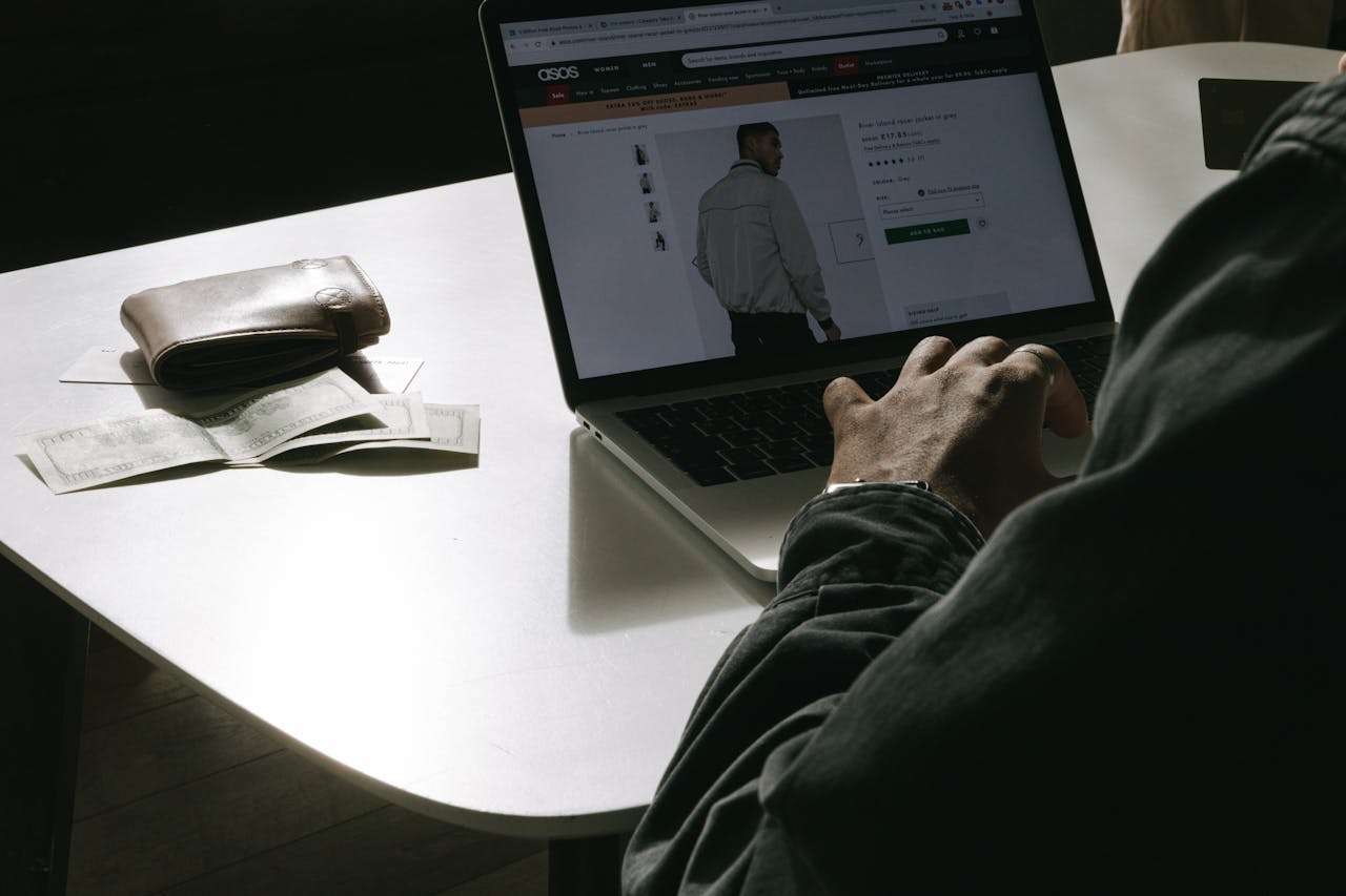 Contractor reviewing website analytic